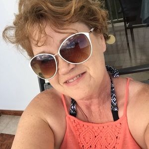 Meet your Posher, Diane